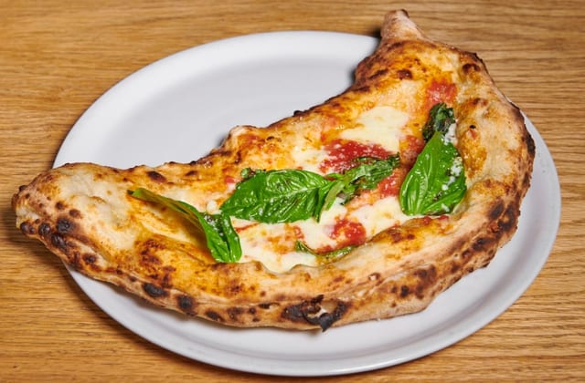 CALZONE.