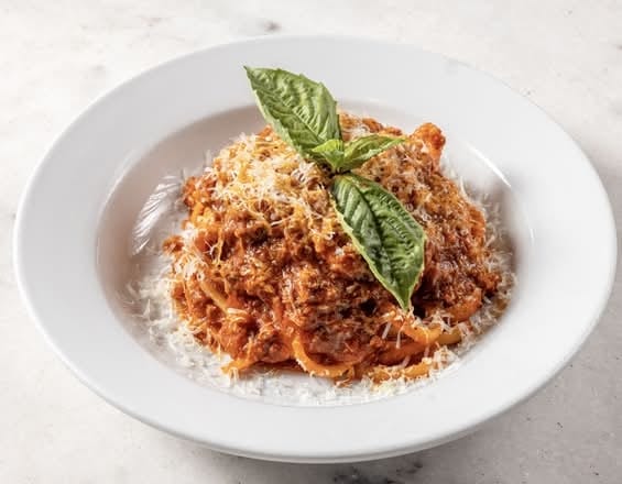 FETTUCCINE AL RAGU NAPOLETANO.
