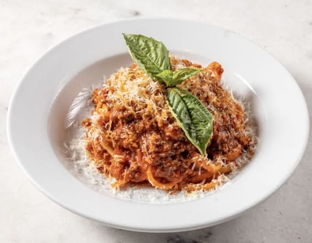 FETTUCCINE AL RAGU NAPOLETANO.
