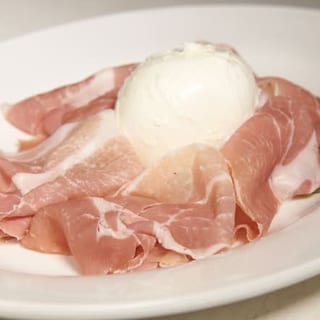 PROSCIUTTO AND MOZZARELLA
